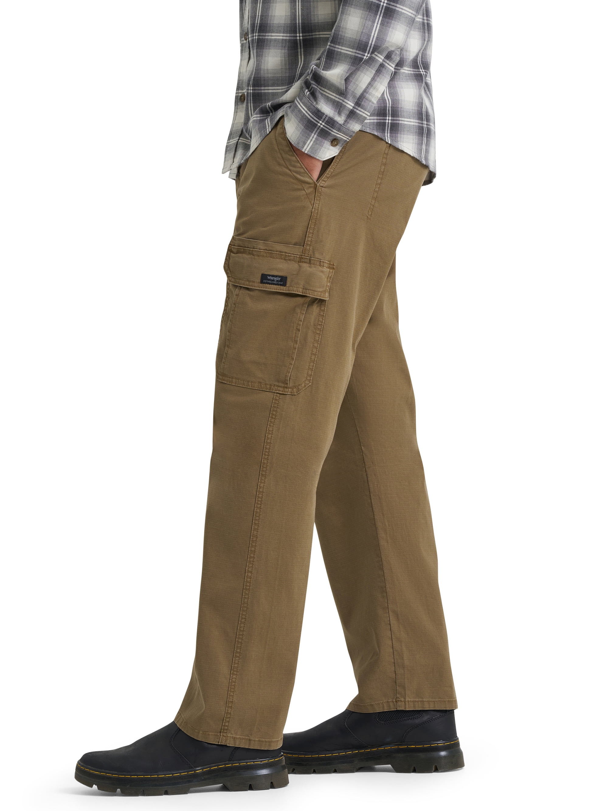 Wrangler Men's and Big Men's Relaxed Fit Cargo Pants With Stretch