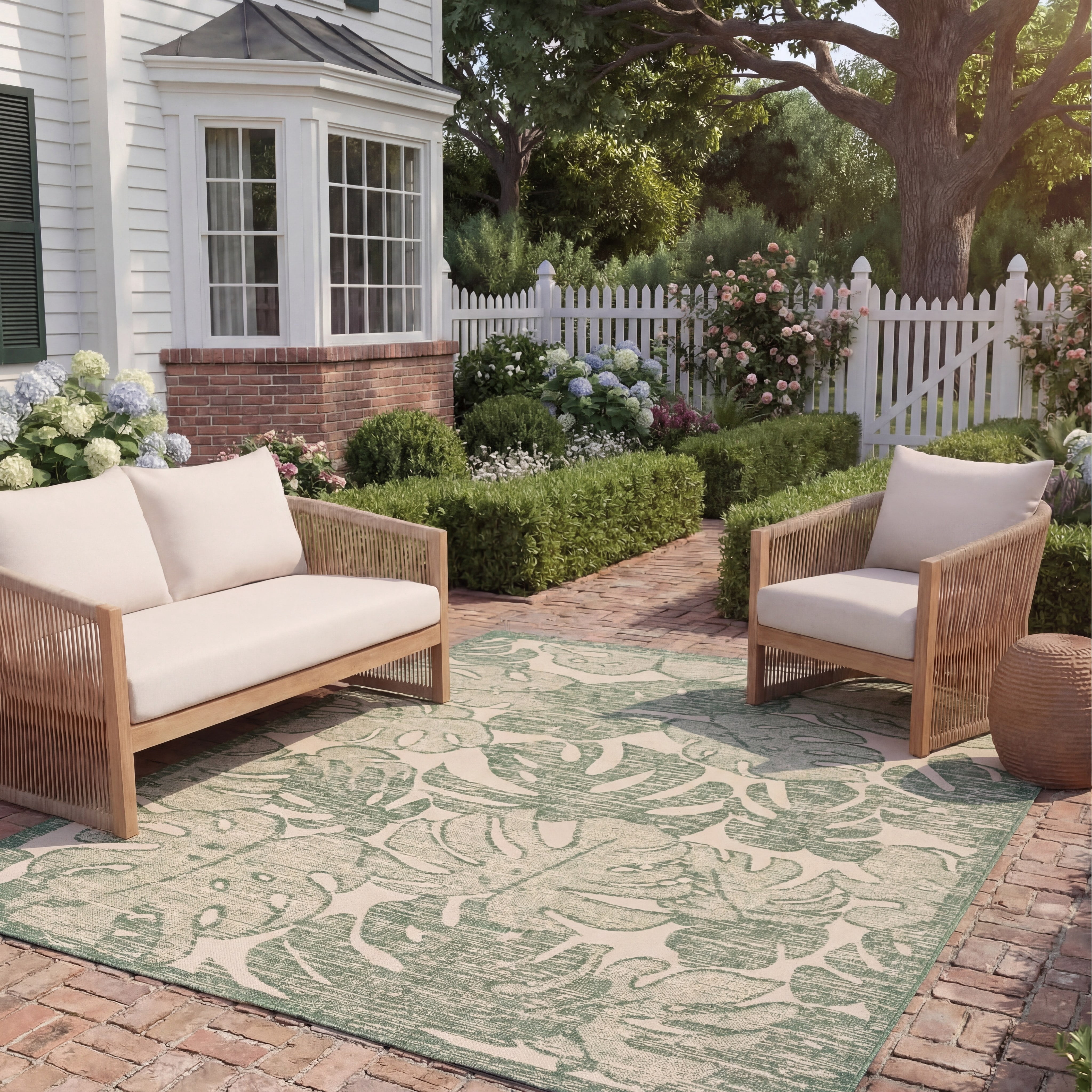 Safavieh Courtyard Ivy Botanical Indoor/Outdoor Area Rug, Beige/Green, 5'3" x 7'7"