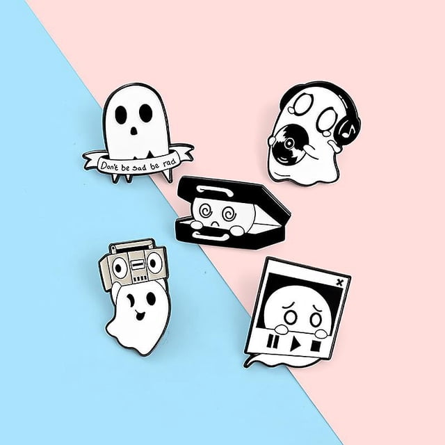 Juego de 5 pines esmaltados a granel, divertidos pines de anime para mochilas estéticas, botones de dibujos animados de Calcifer para chaquetas, broche de la serie Ghost
