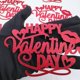 thumbnail image 3 of Topper para pastel WIWUFUE de 10 piezas, rojo con brillo, para San Valentín, 3 of 9