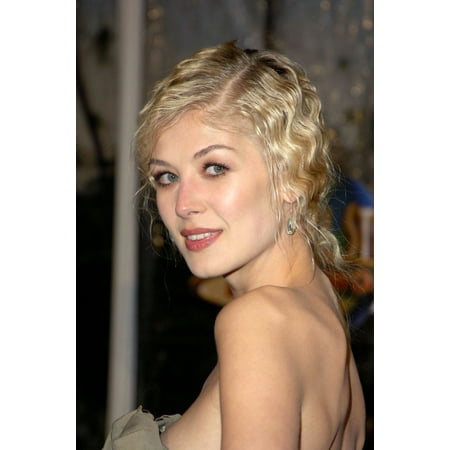Rosamund Pike At Arrivals For Doom Premiere Universal Studios Cinema At Universal Citywalk Los Angeles Ca October 17 2005 Photo By Michael GermanaEverett Collection Photo