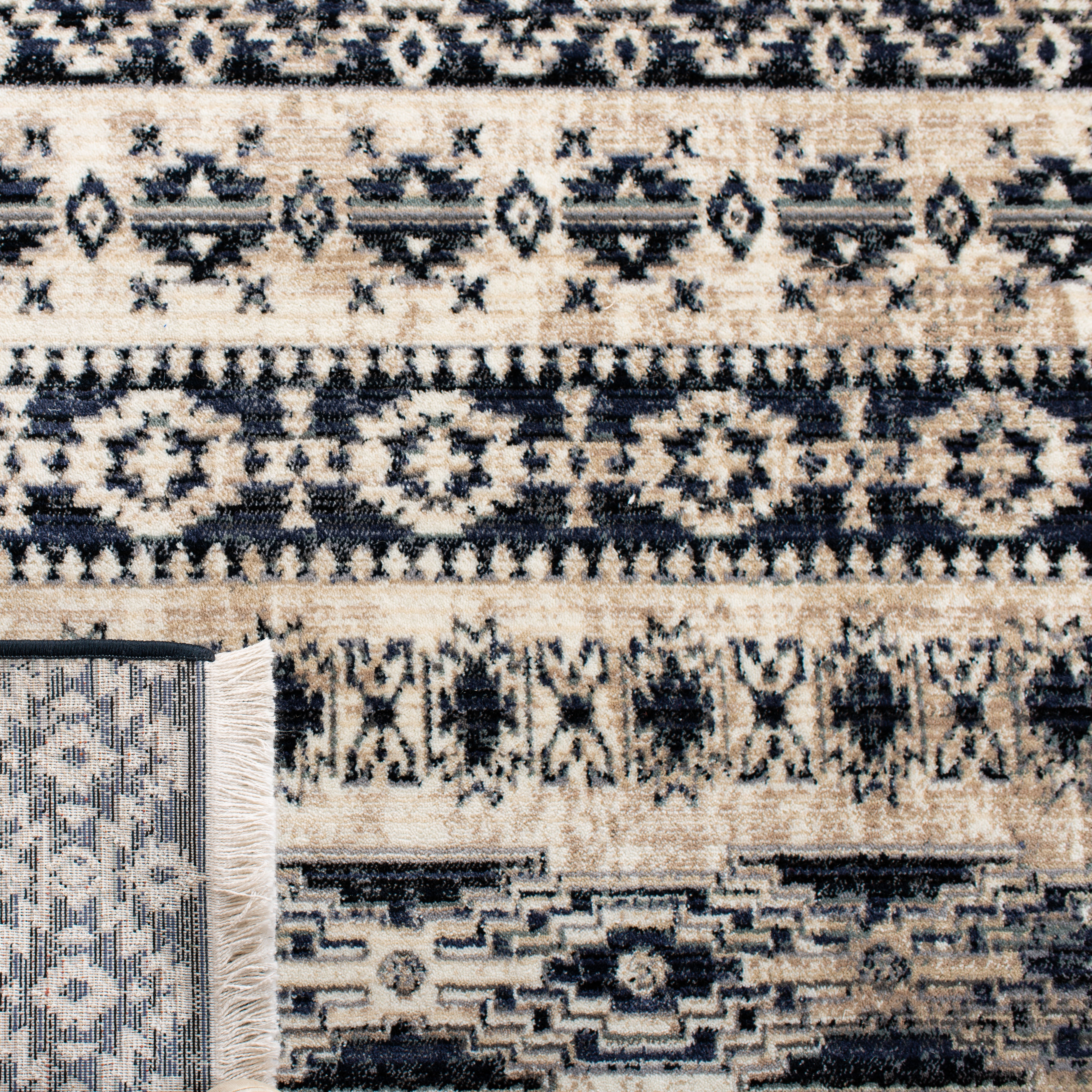 Safavieh Herat Clayton Oriental Area Rug, Ivory/Black, 4' x 6'
