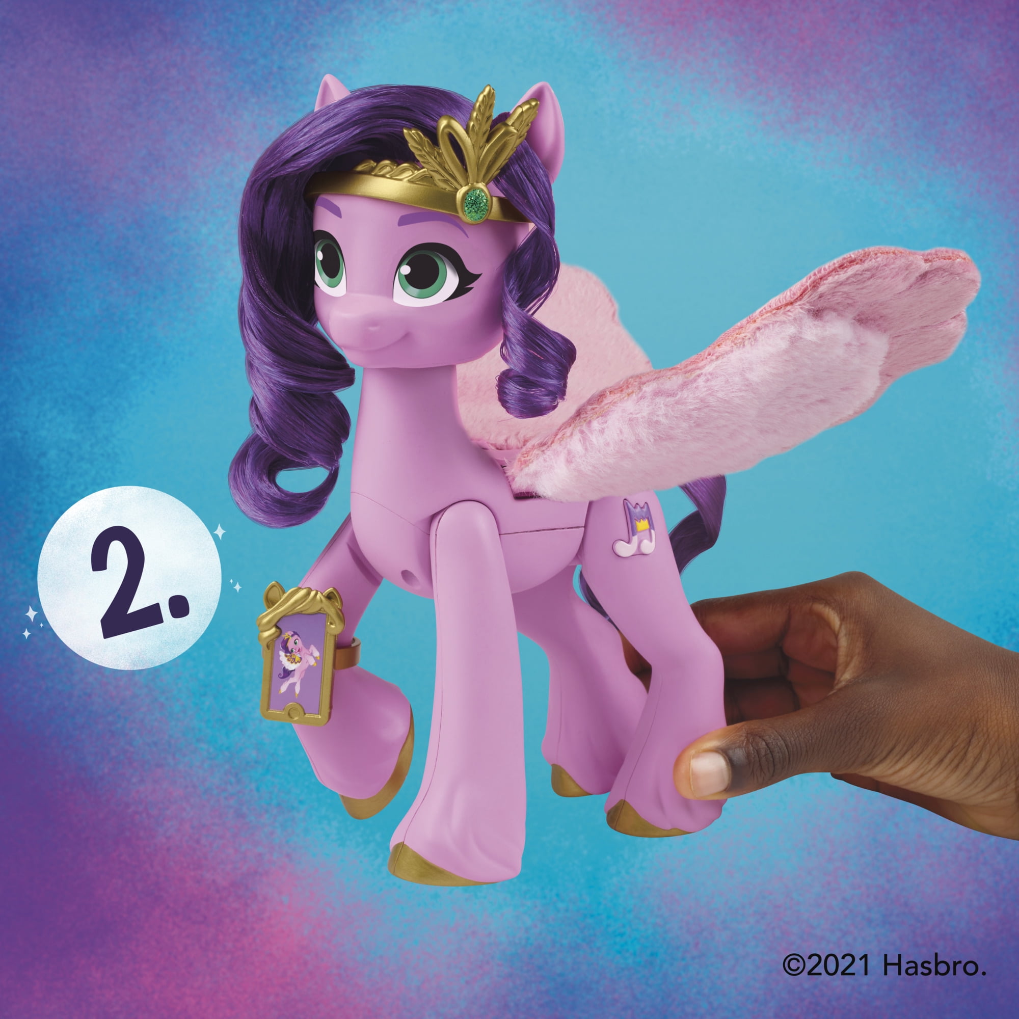 My Little Pony: A New Generation Musical Star Princess Petals, Plays Music