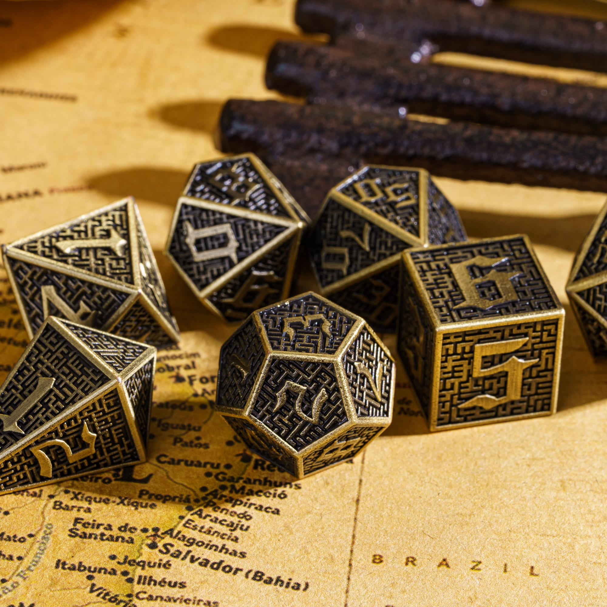 Cusdie 7-Die Metal DND Dice Set, Maze Design Metal Polyhedral D&D Dice Set for DND Dungeons and Dragons TTRPG Role Playing Games