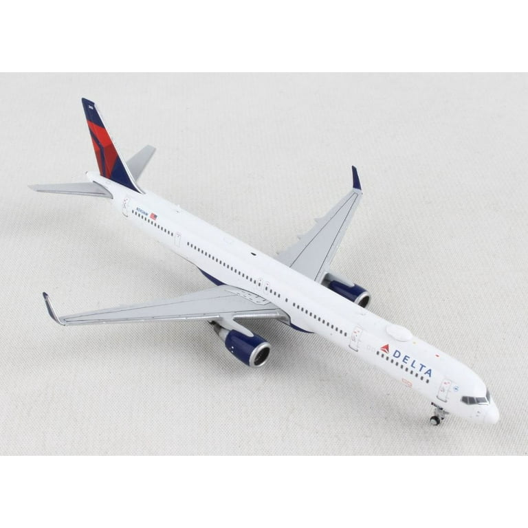 Gemini Jets GJ2098 1-400 Scale Registration No.N590NW Delta 757
