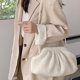 thumbnail image 5 of Bolso bandolera para mujer, bolso de mano esponjoso a la moda, bolso suave para otoño e invierno (blanco), 5 of 8