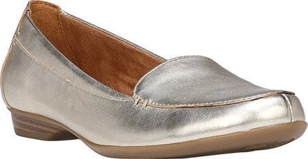 naturalizer saban flats