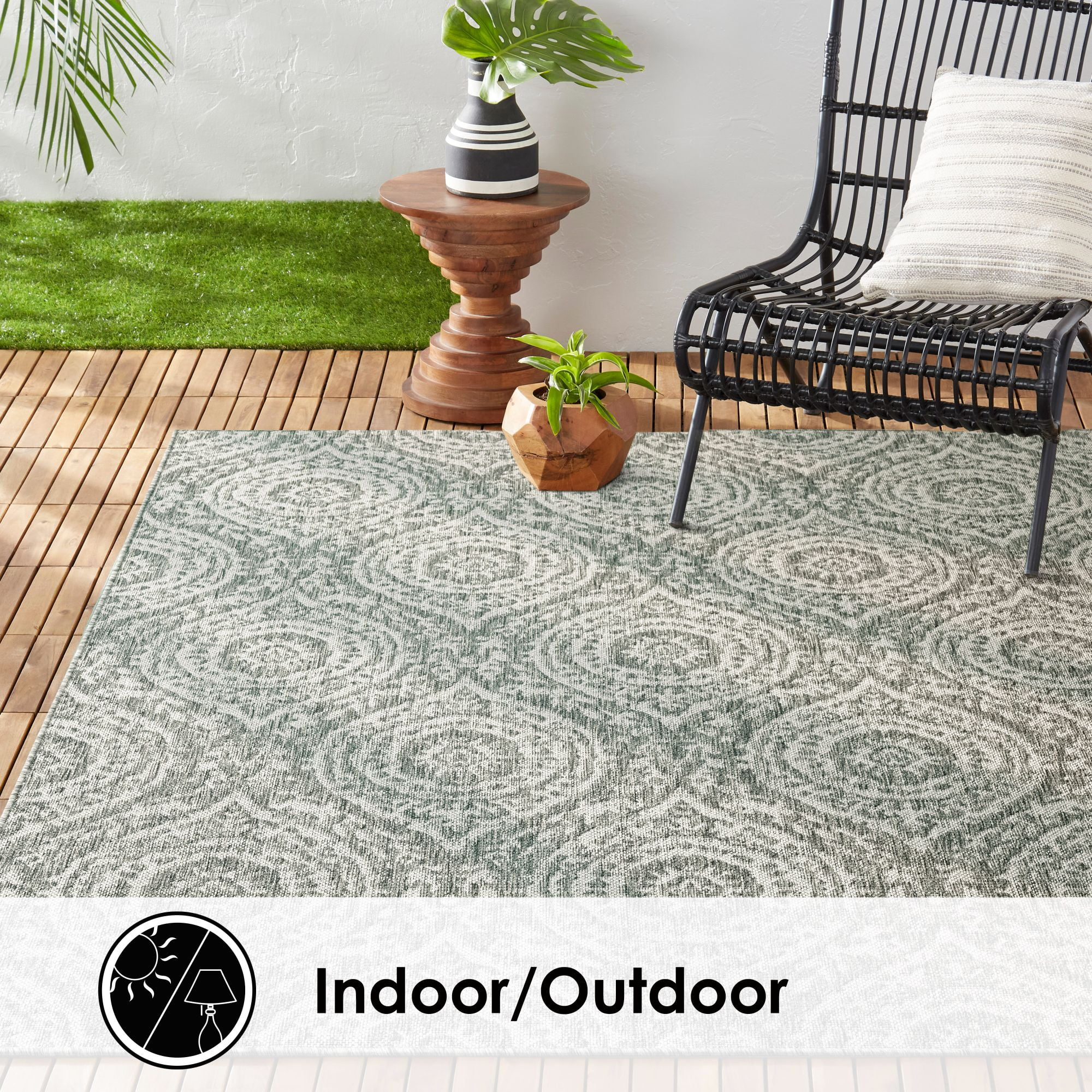 Nicole Miller New York Patio Country Zoe Moroccan Damask Indoor/Outdoor Area Rug, Grey/Ivory , 7'9"x10'2"