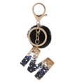 thumbnail image 1 of Llavero relleno de piedra negra con 26 iniciales para mujer, colgante de bola esponjosa, llavero de resina, llavero de coche, accesorios de bolso, 1 of 4