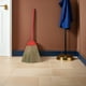 thumbnail image 3 of Escoba de paja suave tejida a mano con hierba natural, cepillo de barrer tradicional para interiores, ideal para la limpieza de patios, cocinas y salas de estar., 3 of 7