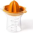thumbnail image 1 of Exprimidor de limón y naranja 2 en 1 con vaso medidor - Exprimidor manual - Naranja, 1 of 5