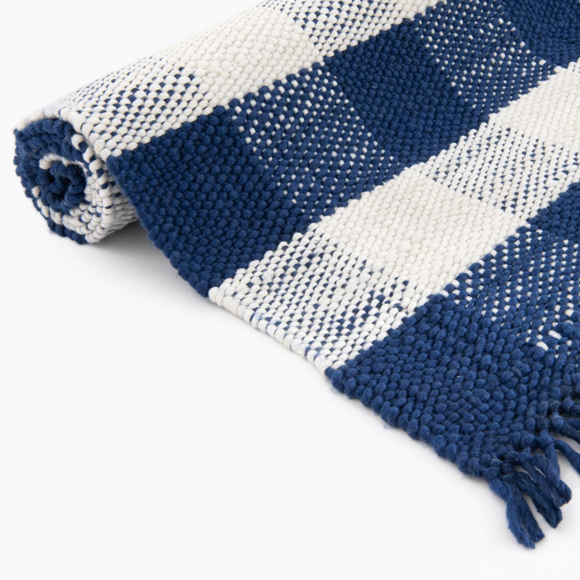 Unique Loom Eco Plaid Indoor Outdoor Washable Collection Area Rug - Balmoral (4' 1" x 6' 1" Rectangle Navy Blue/Ivory)