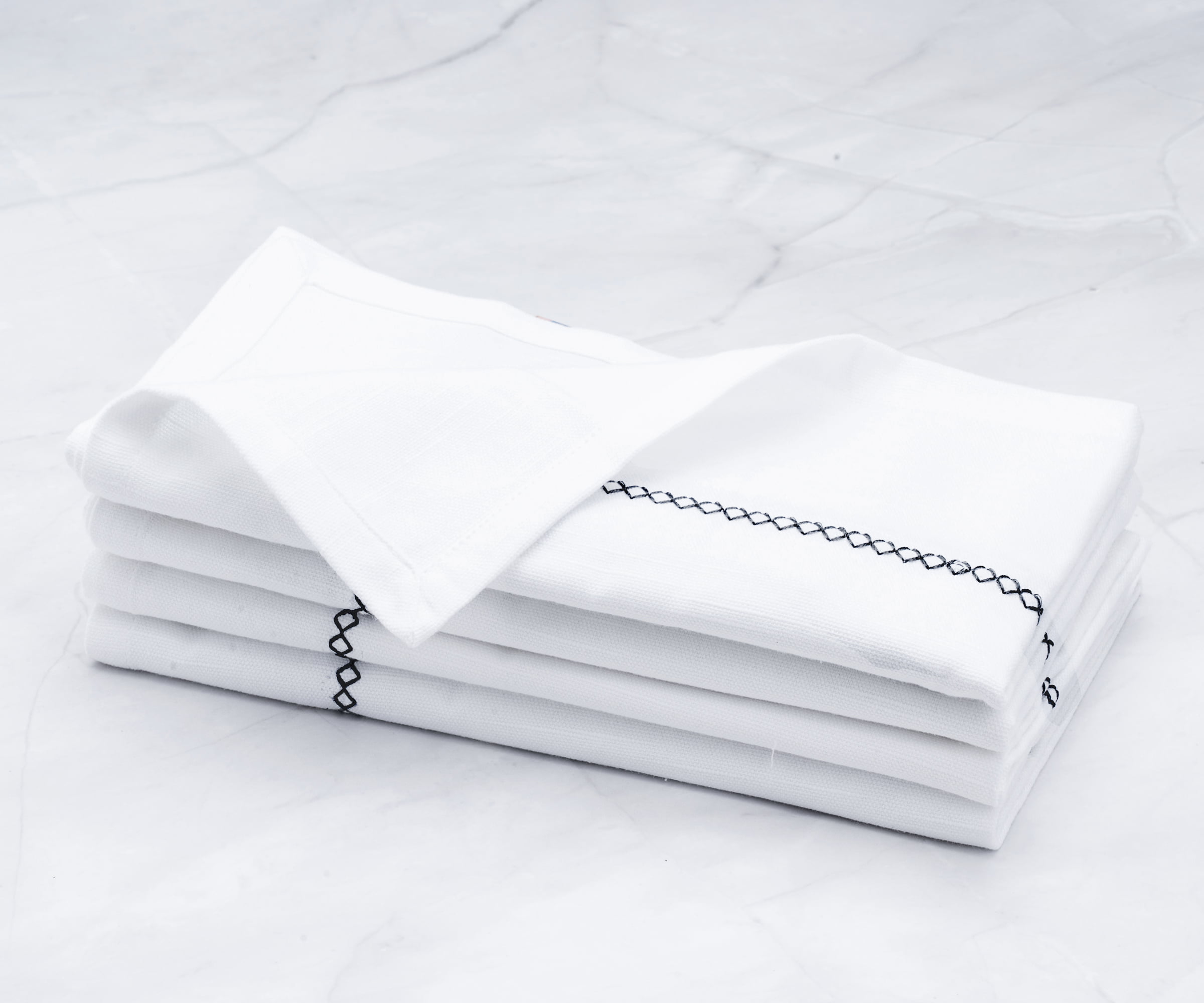 Grayghost Kitchen Cloth Napkins 15.4 X 15.4 Inches Dinner Napkins Soft and  Comfortable Reusable Napkins - Durable Linen Napkins - Perfect Table Napkins  / White Napkins for Family Dinners, Weddings. 