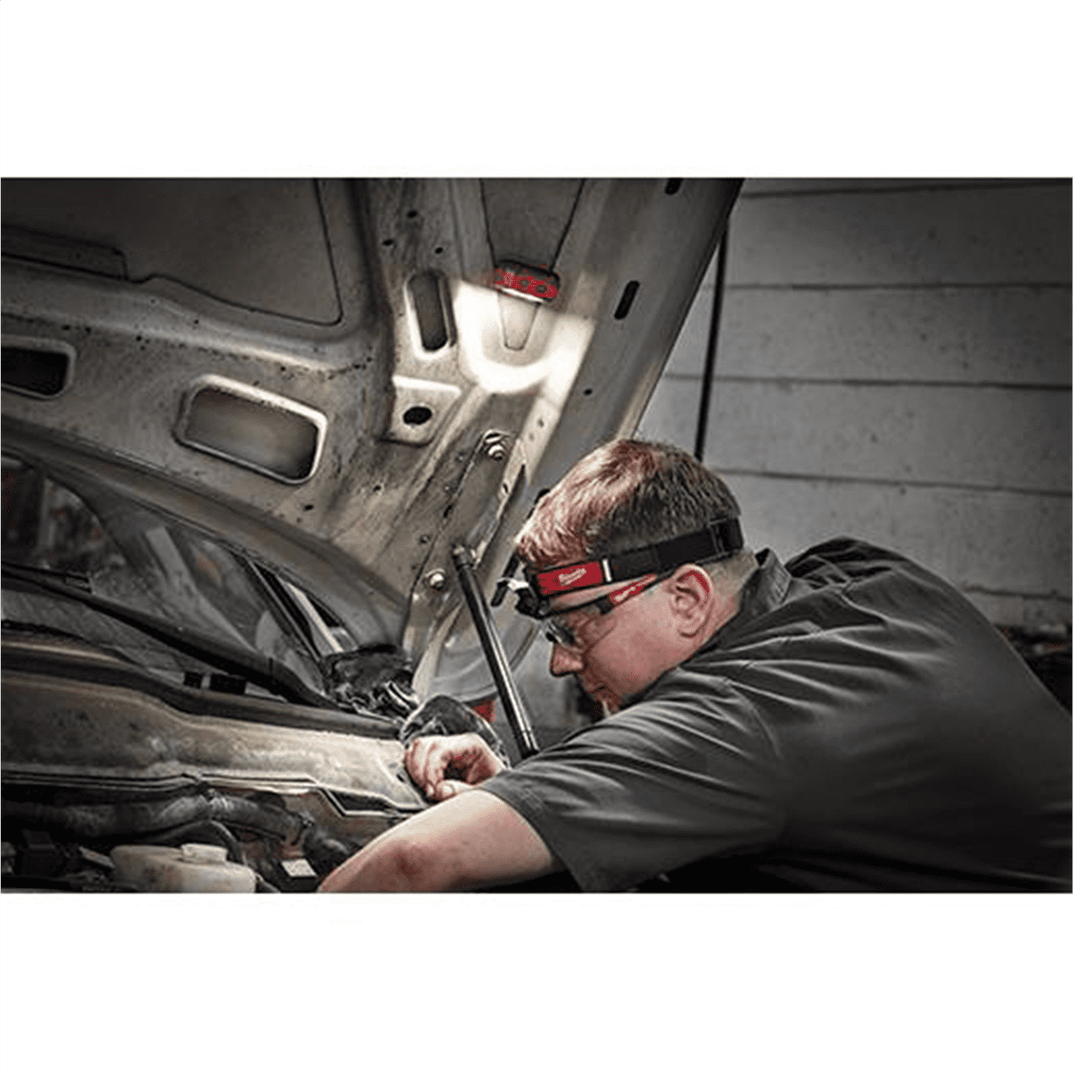 Milwaukee 2012R 450 Lumens Rechargeable Magnetic Headlamp and Task Light