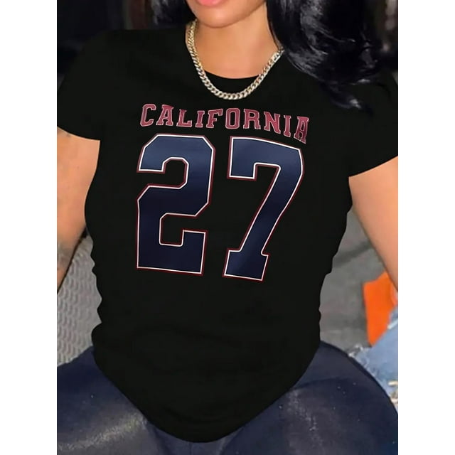 Camiseta De Mujer Activewear Tops Simples De Verano Para Viajes De MochileroWomen's California 27 Graphic Tee - Casual Crew Neck Short Sleeve T-Shirt, Stretchy Polyester Blend, White with Navy Blue