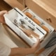thumbnail image 2 of Fiudx Organizador de Cajones, Caja de Almacenamiento Expandible, Divisor Versátil para Cubiertos, Solución para Ahorrar Espacio En La Cocina, Ideal para La Oficina En Casa, Entorno Ordenado., 2 of 4