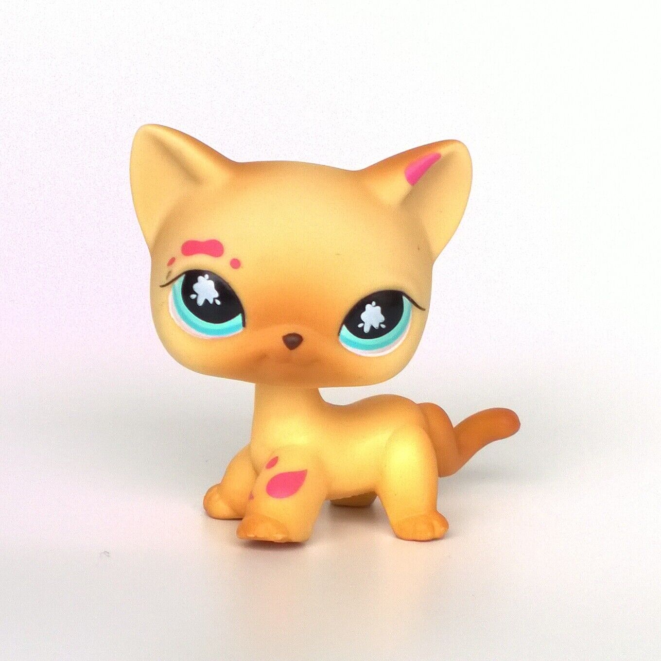 Littlest Pet Shop cat LPS Toys 816 Pink Paint Splatter Cat with Blue