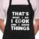 thumbnail image 1 of Rosoz Funny Bbq Delantales De Chef Negros Para Hombres Cocino Y Sé Cosas Delantales De Cocina Ajustables Con Bolsillo Impermeable A Prueba De Aceite Día Del Padre/Cumpleaños, 1 of 5