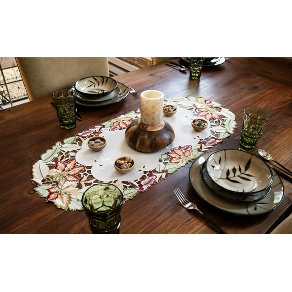 Fall Maple Leaf Oval Table Runner (16" x 35")