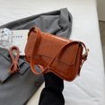 thumbnail image 4 of Bolso de cuero PU para axila impermeable para mujer bolsas de viaje con cierre de hebilla de gran capacidad (marrón), 4 of 6