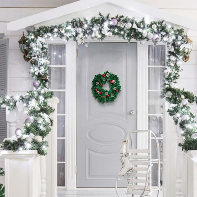 Adorno colgante de puerta de corona de Navidad | Decoración circular artificial de hoja perenne | Bayas rojas y piñas | Uso interior y exterior | Decoración navideña resistente a la intemperie para