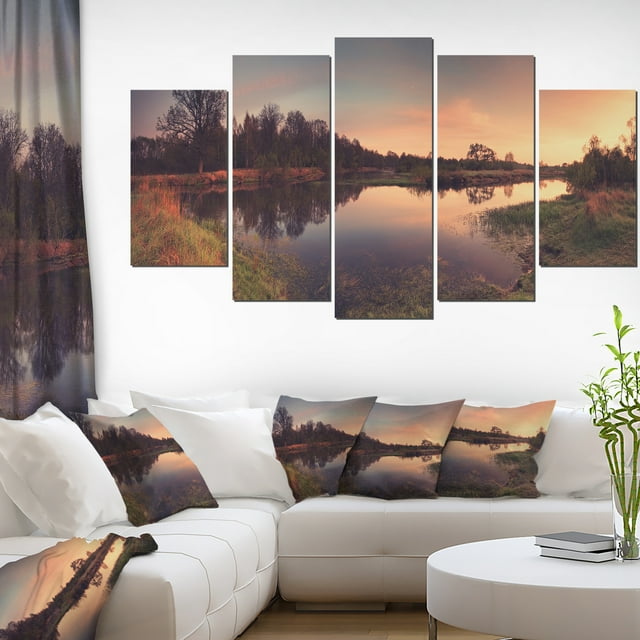 Montagnes Printanières Teintées de Jaune - Toile d'Art Paysager