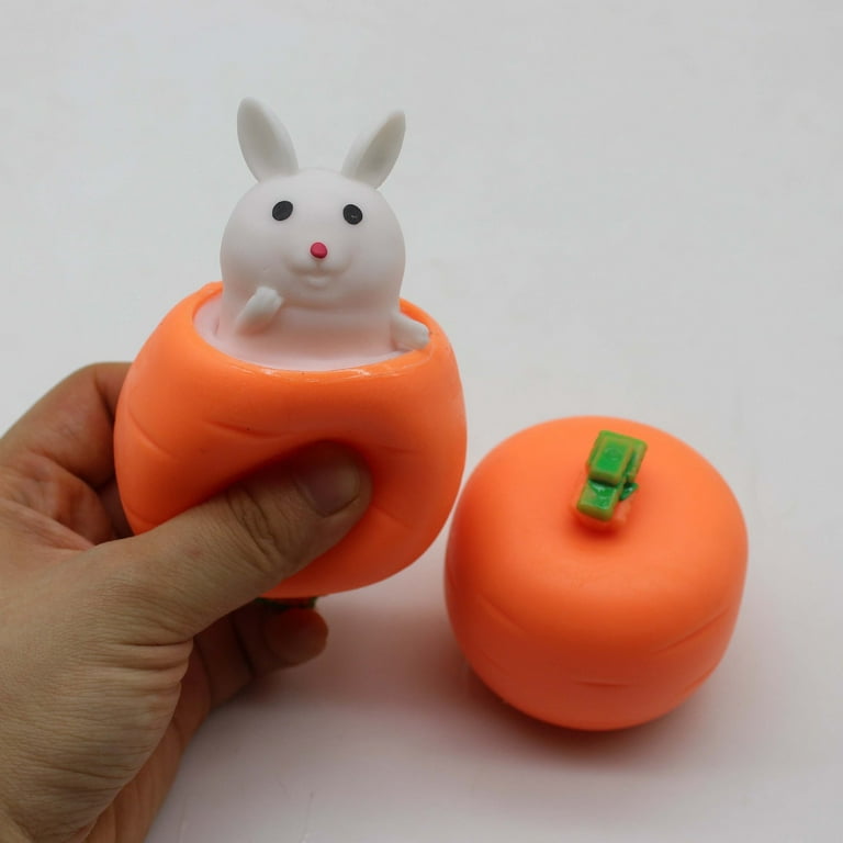 1pc Plastic Multi-functional Rabbit Puzzle Feeder Toy, Carrot/rabbit/dragon  Squirrel Leakage Ball, Random Color