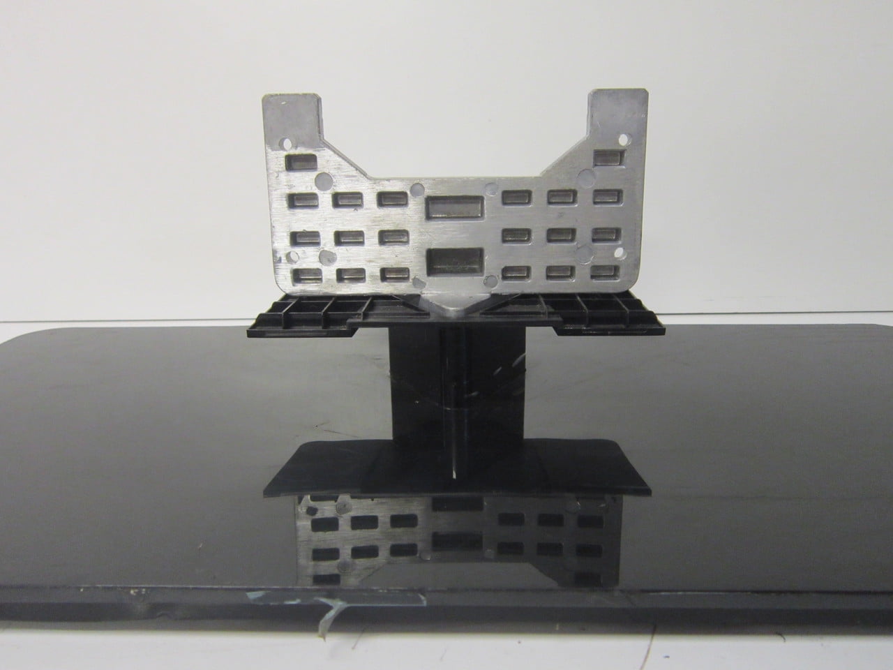 Vizio E500iA1 Stand W/Screws NEW(X15T8447101000007)