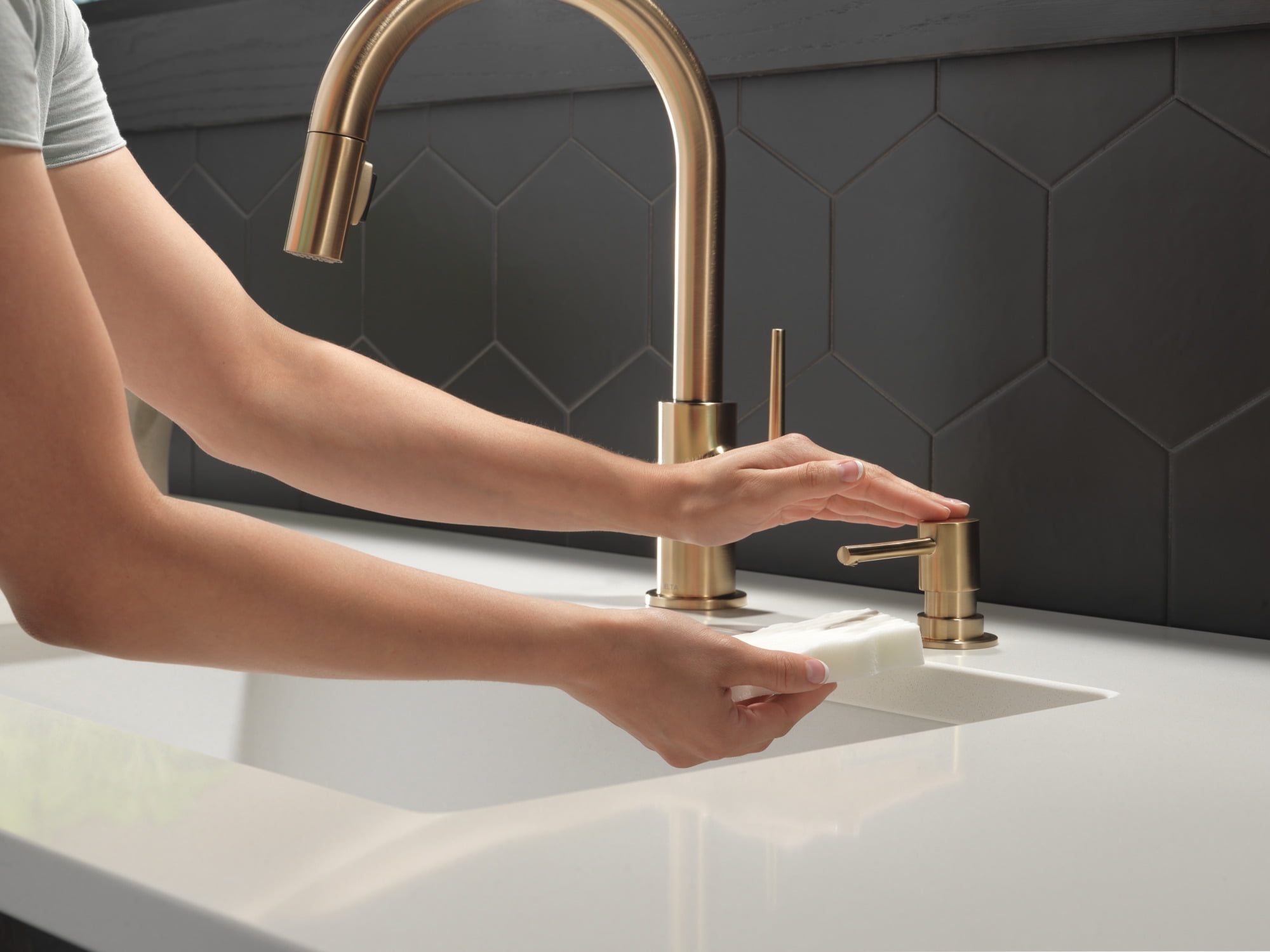 Delta Trinsic Metal Soap Dispenser - RP100734CZ - Champagne Bronze