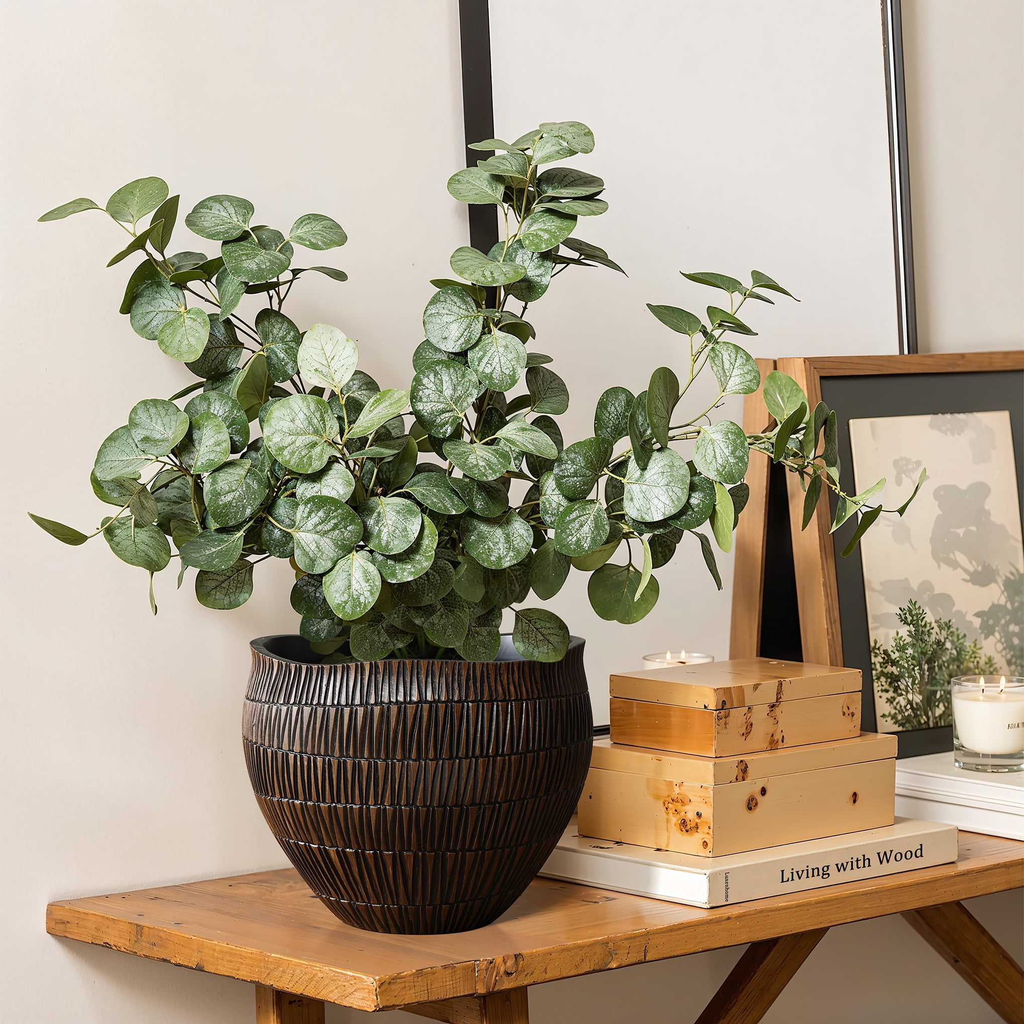 LuxenHome Brown with Black V-Pattern Polyresin 10-Inch Round Planter