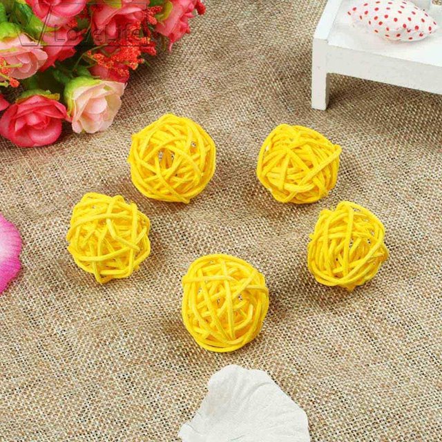 Bolas de ratán, bolas de ratán de mimbre, 5 piezas de 5 cm redondas Sepak Takraw Bola de ratán colorida para fiesta de bodas Decoración del día de San Valentín Adorno de ratán DIY Amarillo oso de fresa Juguete