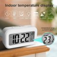 thumbnail image 4 of Reloj despertador digital Reloj despertador matutino, reloj despertador digital silencioso con pilas para niños adultos Pantalla LED grande Calendario de temperatura (blanco), 4 of 5