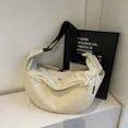 thumbnail image 5 of Bolso de hombro tipo hobo de nailon de gran capacidad, novedad de 2024, de color liso, con cremallera, versátil, a la moda, suave, sencillo y popular, 5 of 5