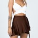 thumbnail image 4 of Minifalda patinadora sedosa suave y fluida de satén de cintura alta superpuesta para mujer, Chocolate, XL, 4 of 5