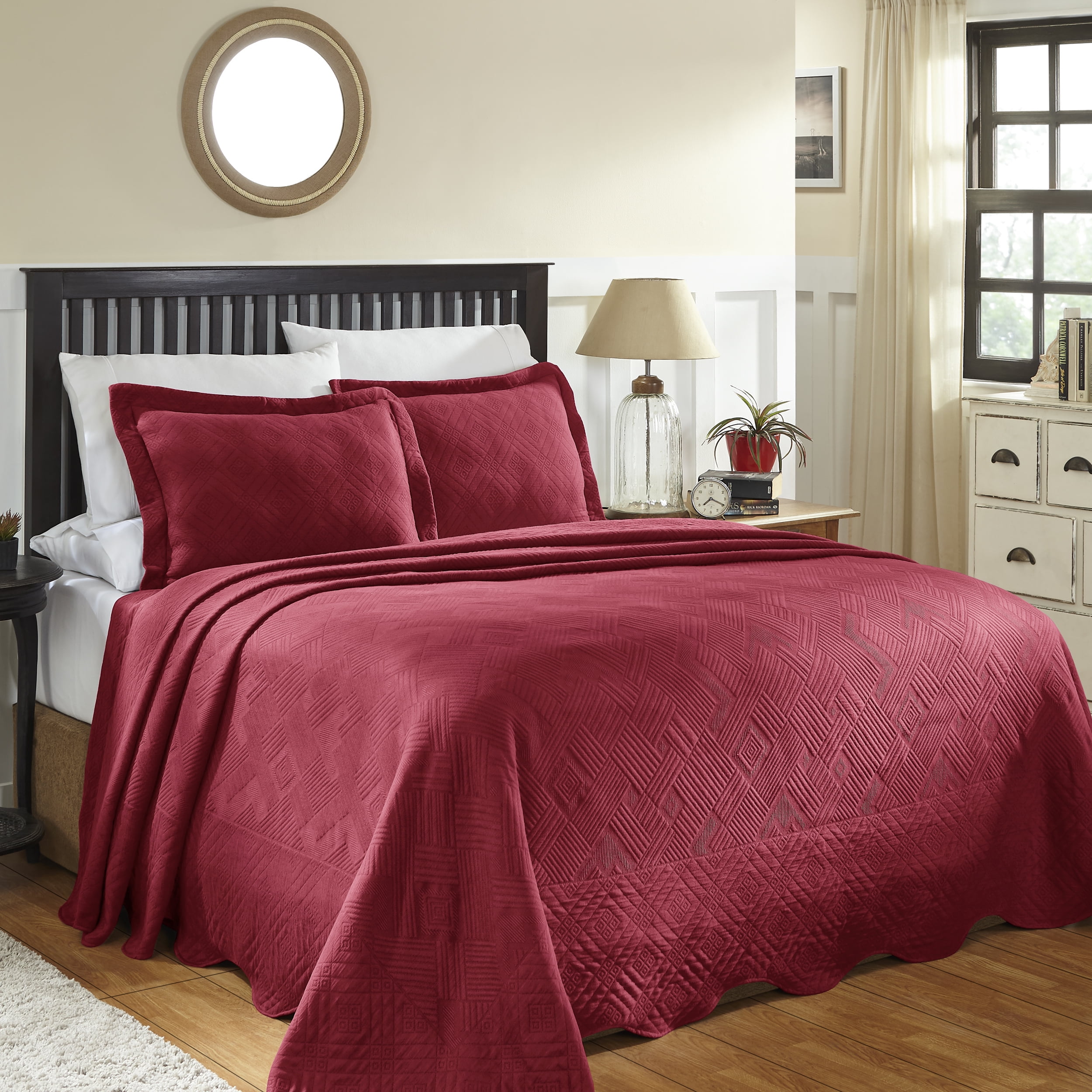 Superior 100-Percent Cotton Geometric Fret Scalloped Matelasse Bedspread - Walmart.com