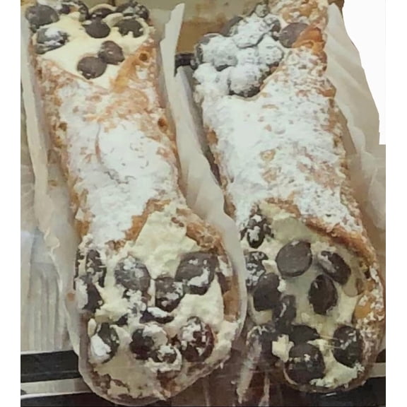 ITALIAN CHOCOLATE CANNOLI LARGE 6 PER PACK CHOCOLATE CHIPS TOPPING CREAM FILLING CRUNCHY SHELLS TASTY CANNOLI DESSERT PACK OF 6 RICH CANNOLI PIECES