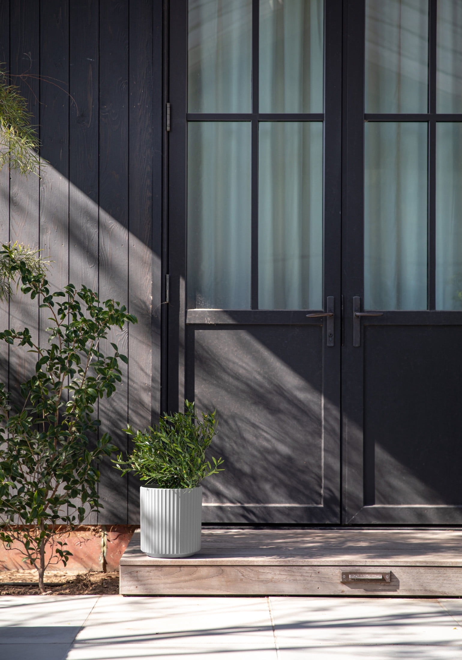 Veradek Demi Series  12" Plastic-Stone Planter - White