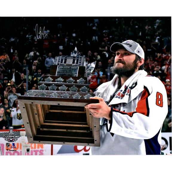 Alex Ovechkin Washington Capitals Autographed 16" x 20" Holding Conn Smythe Photograph - Fanatics Authentic Certified