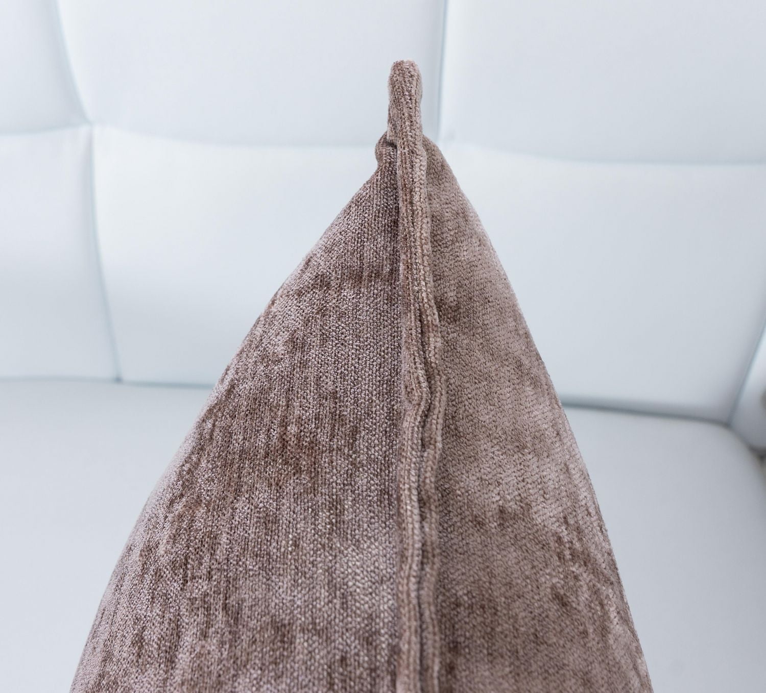 Gouchee Home Nicole Cushion