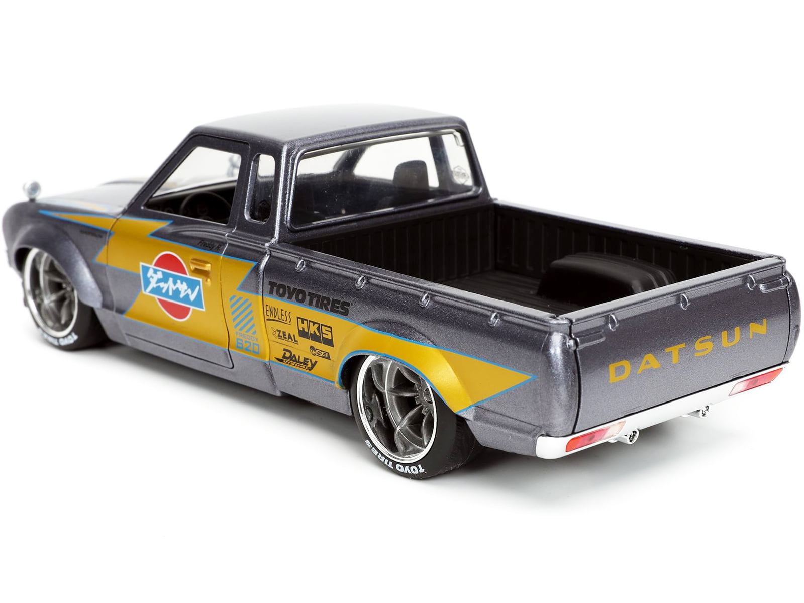 1/24？　1972 DATSUN 620 PICKUP Amazon.com: Jada Toys JDM Tuners 1:24 Scale Die-Cast 1972