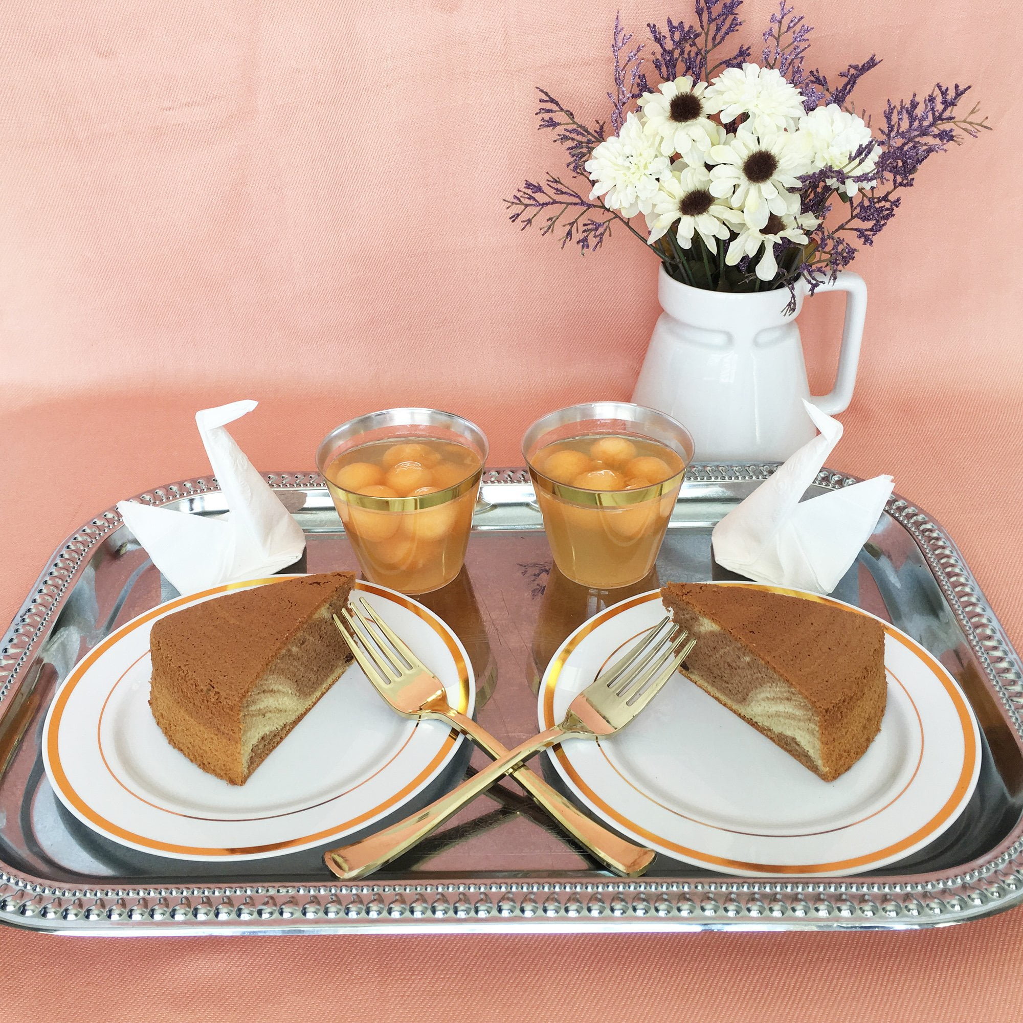 125 Piece Gold Plastic Plates & Cutlery Set - Reusable & Recyclable - Gold Rim Plates & Silverware for Weddings, Anniversaries, Parties, Showers- Dinner Plates, Salad Plates, Utensils, 25 Each