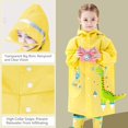 thumbnail image 2 of Chubasquero amarillo de dinosaurio para niños y niñas, capa de lluvia, chaqueta impermeable con capucha, impermeable reutilizable de 5 a 6 años, 2 of 5