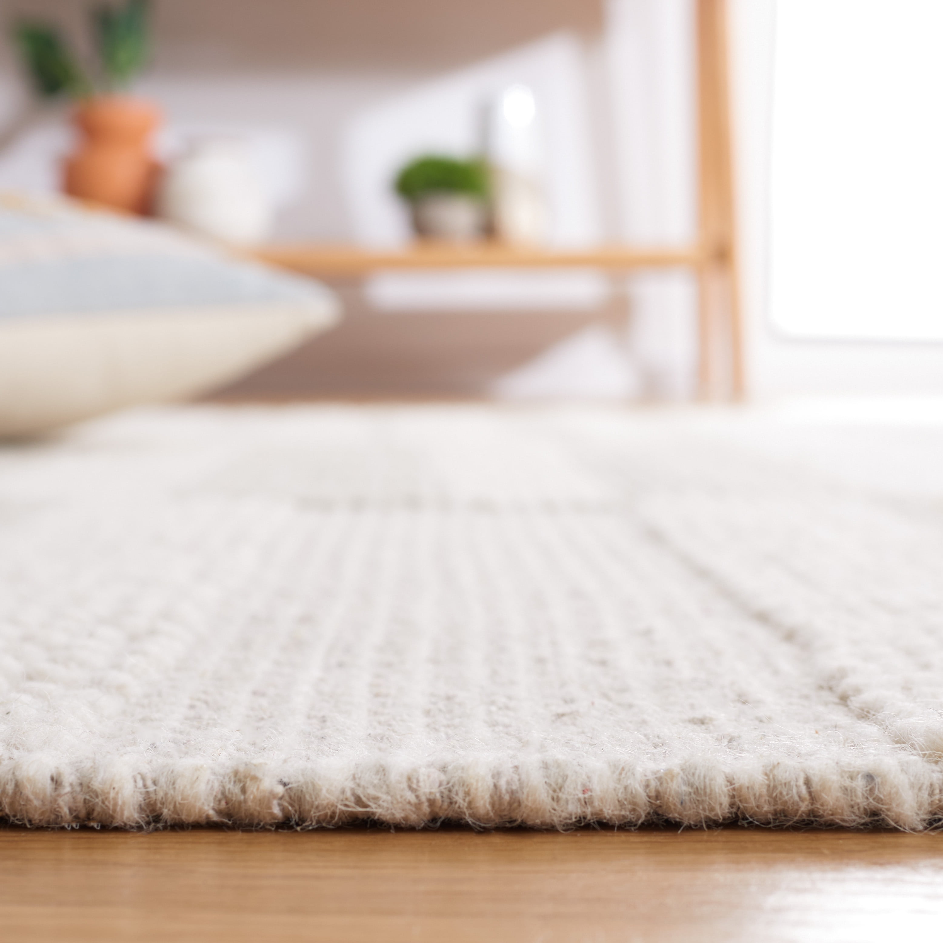 SAFAVIEH Natura Qendro Striped Area Rug, Ivory/Silver, 4' x 6'