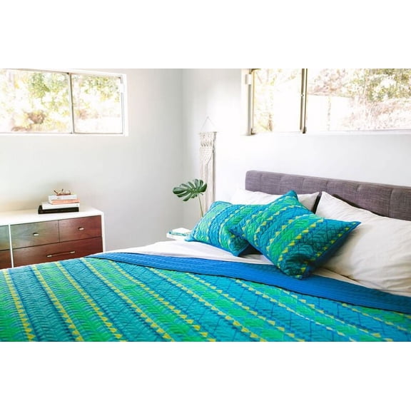 Vita Good Life Trenza Multiple Piece Printed Reversible Quilt Set