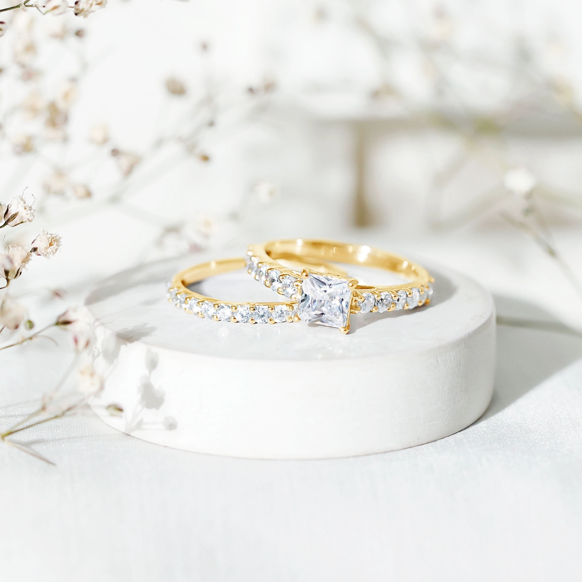 Rosec Jewels Cubic Zirconia Wedding Ring Set for Bride - 1 Carat Princess Cut Engagement Ring with Enhancer - Jewelry Box Included, 10K Yellow Gold, US 7.50
