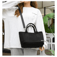 thumbnail image 3 of Bolsa De Hombro Cross Belug Negro, 3 of 4