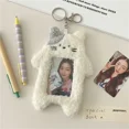 thumbnail image 1 of Soporte para sesión fotográfica de felpa de dibujos animados kawaii, soporte para tarjeta de identificación coreana, llavero, Accesorios de escritorio kawaii, papelería Kpop, 1 of 3