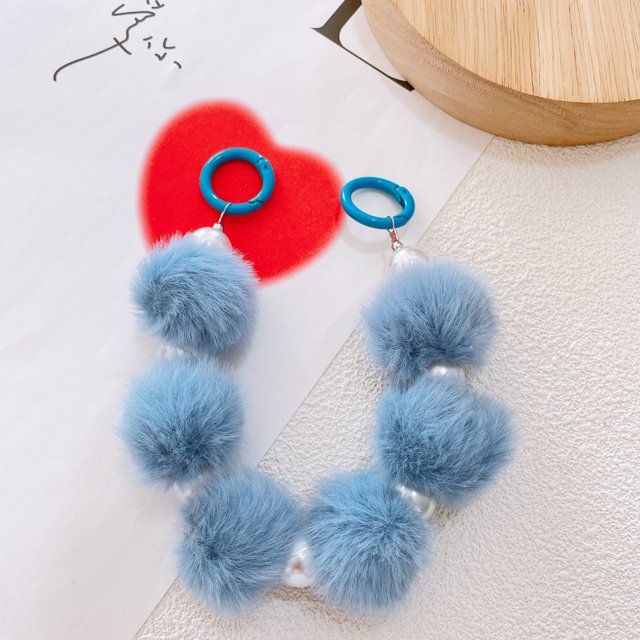 Colgante de bola de peluche para teléfono móvil, cadena de perlas, adornos de cuentas, llavero peludo para otoño e invierno, bolso, joyería