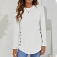thumbnail image 2 of Blusa de algodón blanca de manga larga, corte holgado, cuello redondo, color puro, detalle de botones, estilo informal - Talla M, 2 of 6