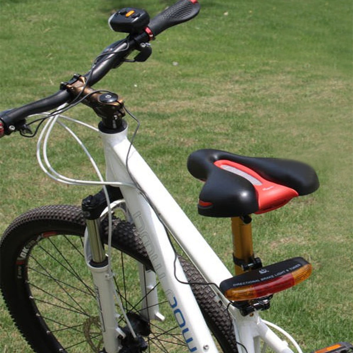 portable turn signal for bicycles